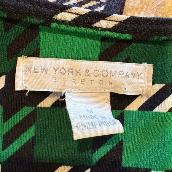 New York & Company Stretch faux wrap dress Green Geometric women’s M - Picture 7 of 12